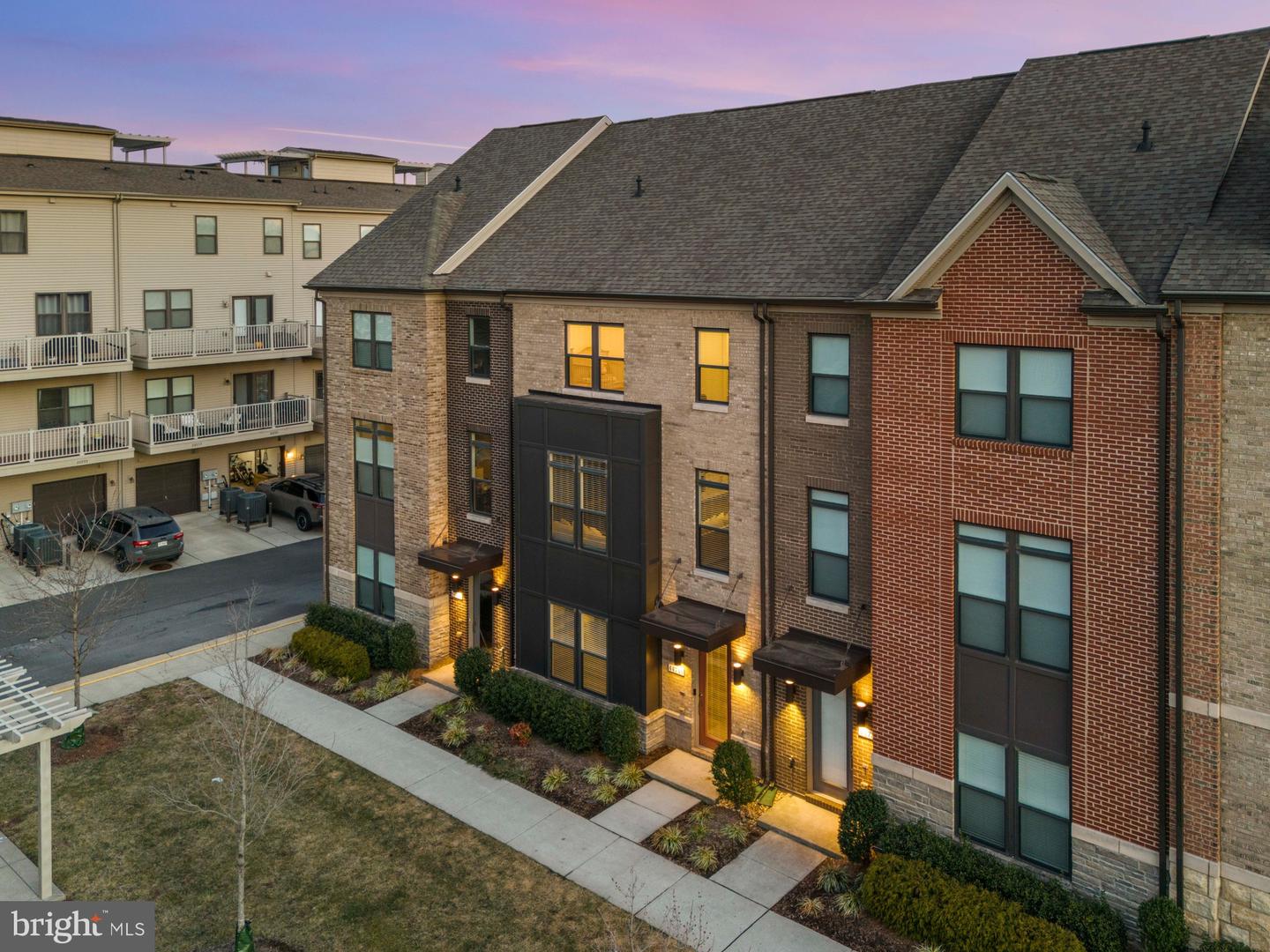 44740 ROOSEVELT SQ, ASHBURN, Virginia 20147, 3 Bedrooms Bedrooms, ,2 BathroomsBathrooms,Residential,For sale,44740 ROOSEVELT SQ,VALO2116804 MLS # VALO2116804