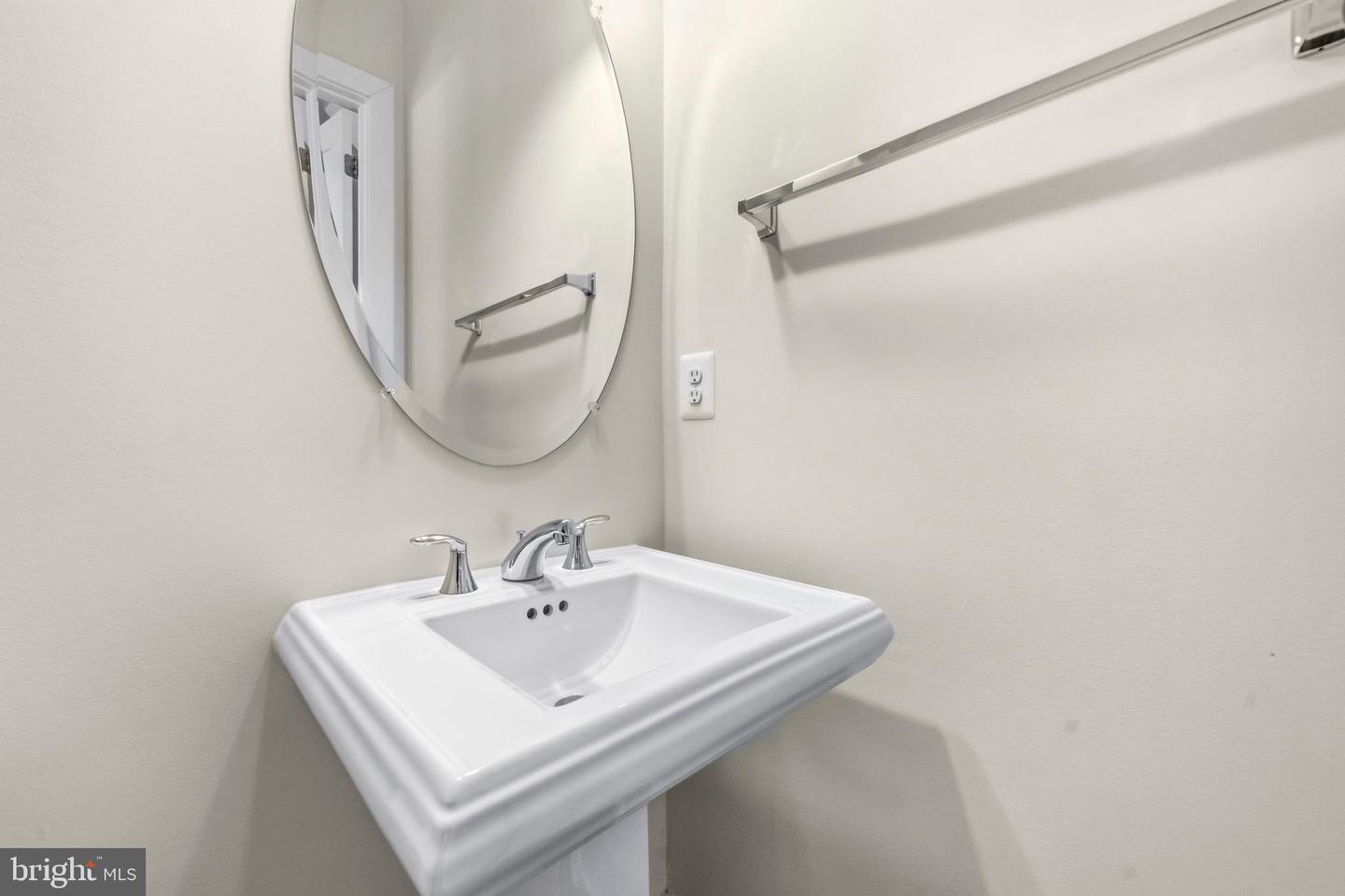 44740 ROOSEVELT SQ, ASHBURN, Virginia 20147, 3 Bedrooms Bedrooms, ,2 BathroomsBathrooms,Residential,For sale,44740 ROOSEVELT SQ,VALO2116804 MLS # VALO2116804