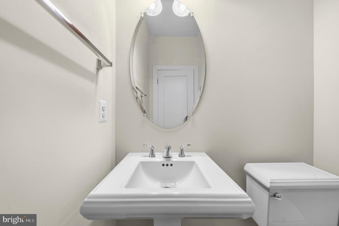 44740 ROOSEVELT SQ, ASHBURN, Virginia 20147, 3 Bedrooms Bedrooms, ,2 BathroomsBathrooms,Residential,For sale,44740 ROOSEVELT SQ,VALO2116804 MLS # VALO2116804