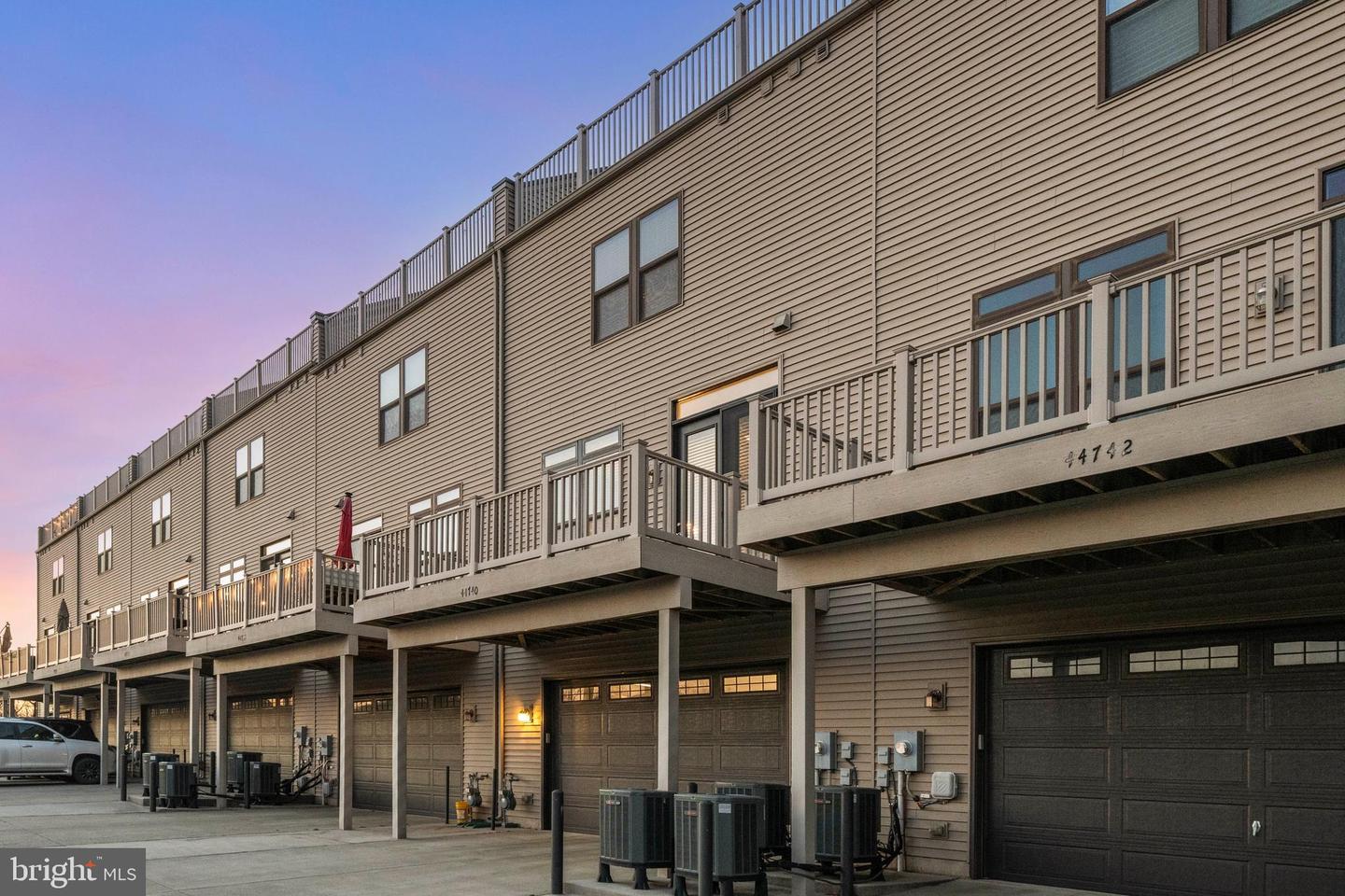 44740 ROOSEVELT SQ, ASHBURN, Virginia 20147, 3 Bedrooms Bedrooms, ,2 BathroomsBathrooms,Residential,For sale,44740 ROOSEVELT SQ,VALO2116804 MLS # VALO2116804