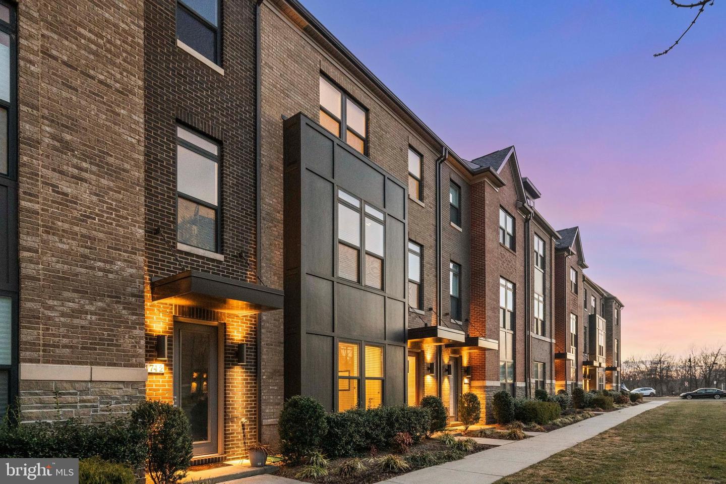 44740 ROOSEVELT SQ, ASHBURN, Virginia 20147, 3 Bedrooms Bedrooms, ,2 BathroomsBathrooms,Residential,For sale,44740 ROOSEVELT SQ,VALO2116804 MLS # VALO2116804