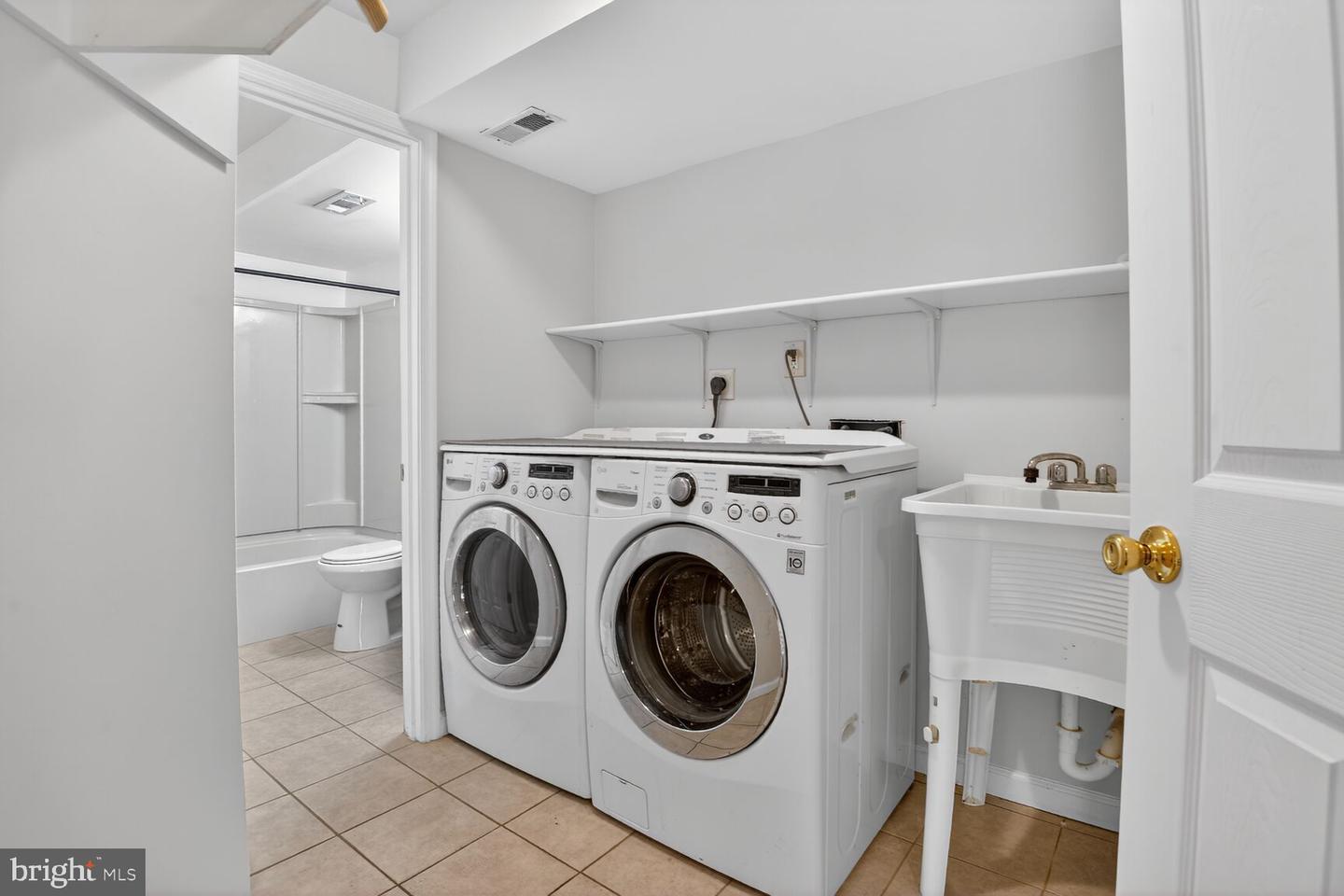 13019 MERGANSER LN, WOODBRIDGE, Virginia 22192, 5 Bedrooms Bedrooms, ,3 BathroomsBathrooms,Residential,For sale,13019 MERGANSER LN,VAPW2113448 MLS # VAPW2113448 13019 MERGANSER LN, WOODBRIDGE, Virginia 22192, 5 Bedrooms Bedrooms, ,3 BathroomsBathrooms,Residential,For sale,13019 MERGANSER LN,VAPW2113448 MLS # VAPW2113448