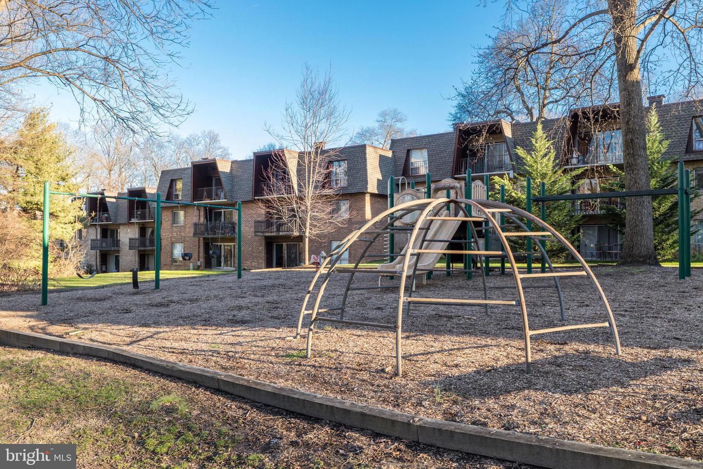 11604 VANTAGE HILL RD #12B, RESTON, Virginia 20190, 2 Bedrooms Bedrooms, ,1 BathroomBathrooms,Residential,For sale,11604 VANTAGE HILL RD #12B,VAFX2293218 MLS # VAFX2293218