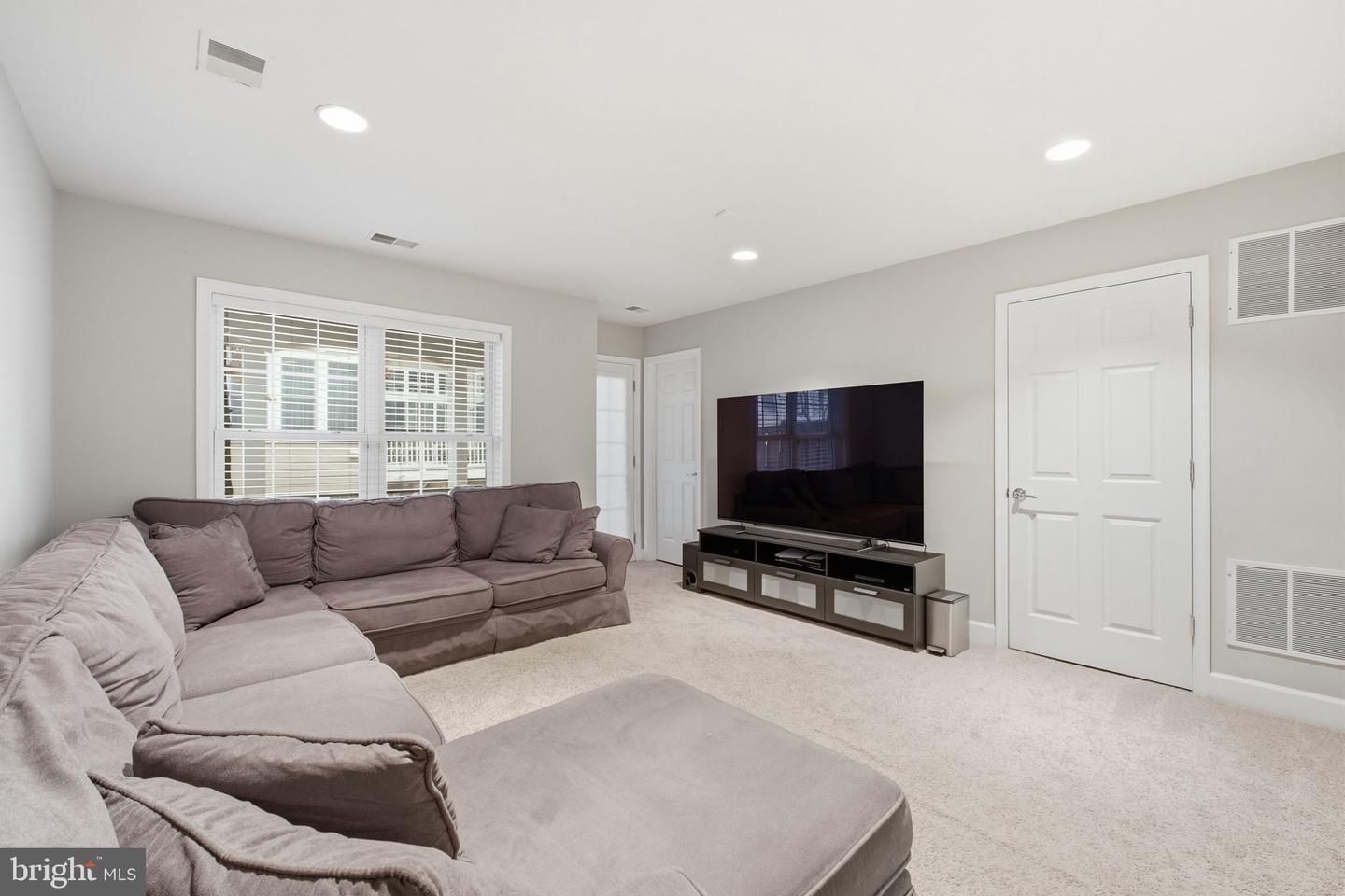 14671 CROSSFIELD WAY, WOODBRIDGE, Virginia 22191, 3 Bedrooms Bedrooms, ,2 BathroomsBathrooms,Residential,For sale,14671 CROSSFIELD WAY,VAPW2113586 MLS # VAPW2113586