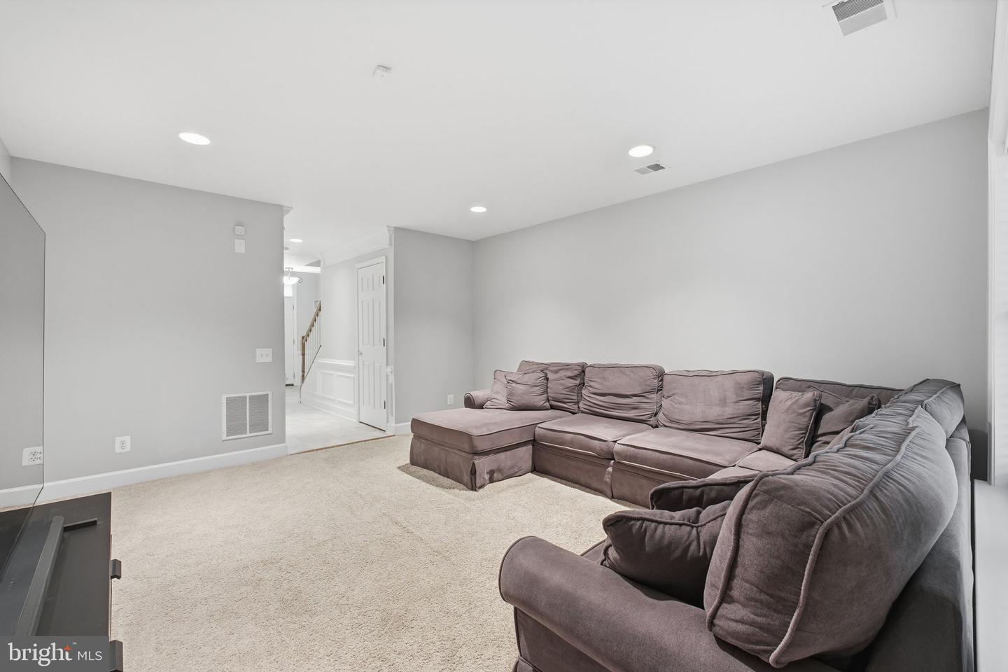 14671 CROSSFIELD WAY, WOODBRIDGE, Virginia 22191, 3 Bedrooms Bedrooms, ,2 BathroomsBathrooms,Residential,For sale,14671 CROSSFIELD WAY,VAPW2113586 MLS # VAPW2113586