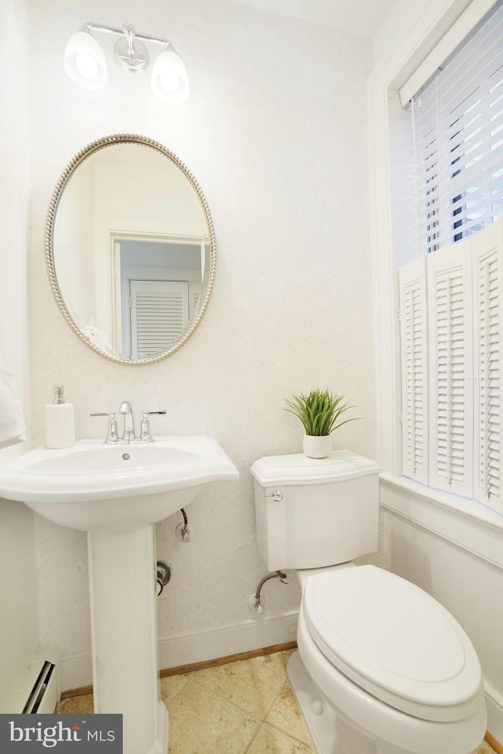 625 S SAINT ASAPH ST, ALEXANDRIA, Virginia 22314, 3 Bedrooms Bedrooms, ,2 BathroomsBathrooms,Residential,For sale,625 S SAINT ASAPH ST,VAAX2054672 MLS # VAAX2054672