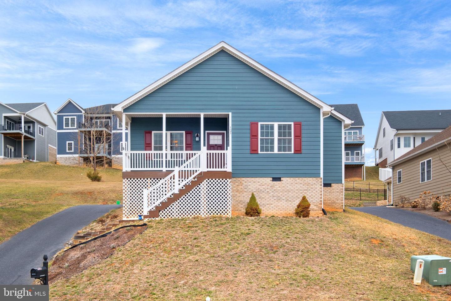 121 BEAUREGARD DR, STAUNTON, Virginia 24401, 3 Bedrooms Bedrooms, 8 Rooms Rooms,2 BathroomsBathrooms,Residential,For sale,121 BEAUREGARD DR,VASC2000814 MLS # VASC2000814