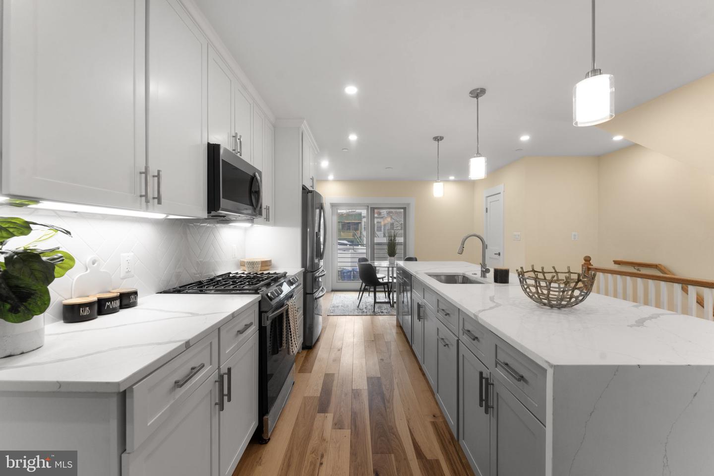 521 FLORIDA AVE NE #1, WASHINGTON, District Of Columbia 20002, 2 Bedrooms Bedrooms, ,2 BathroomsBathrooms,Residential,For sale,521 FLORIDA AVE NE #1,DCDC2248518 MLS # DCDC2248518