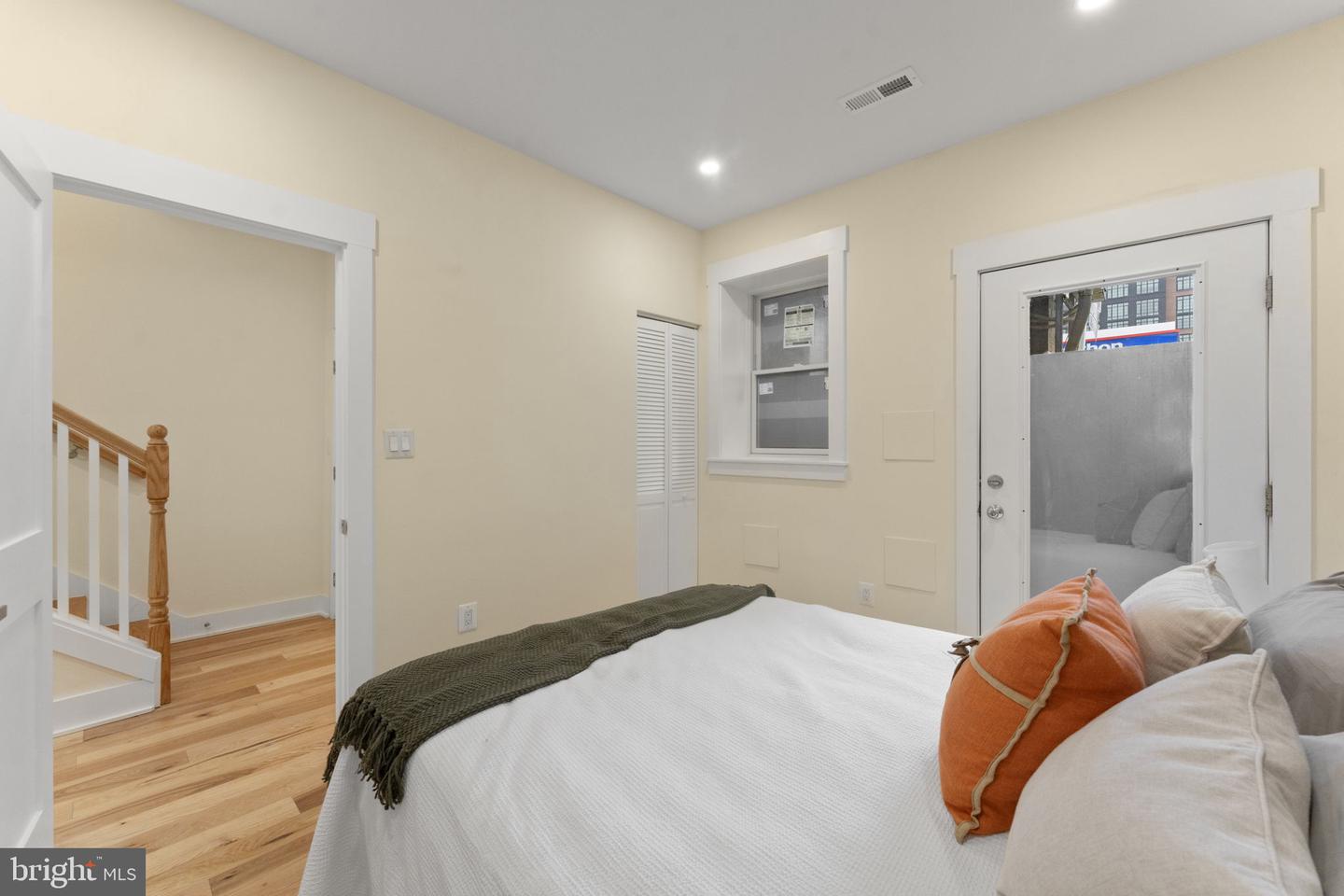 521 FLORIDA AVE NE #1, WASHINGTON, District Of Columbia 20002, 2 Bedrooms Bedrooms, ,2 BathroomsBathrooms,Residential,For sale,521 FLORIDA AVE NE #1,DCDC2248518 MLS # DCDC2248518