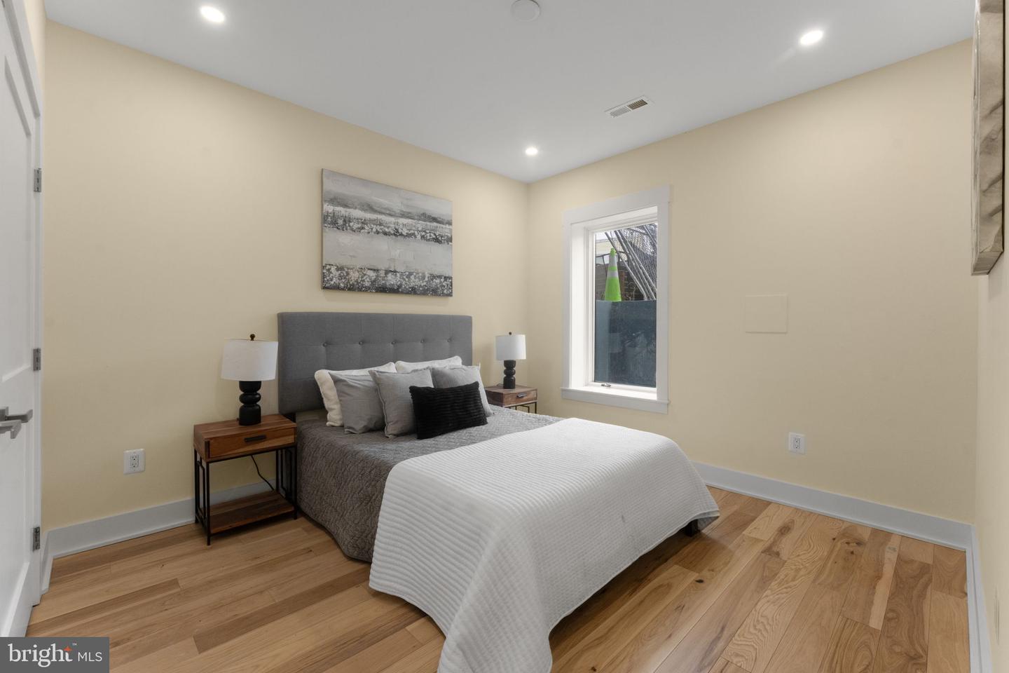 521 FLORIDA AVE NE #1, WASHINGTON, District Of Columbia 20002, 2 Bedrooms Bedrooms, ,2 BathroomsBathrooms,Residential,For sale,521 FLORIDA AVE NE #1,DCDC2248518 MLS # DCDC2248518