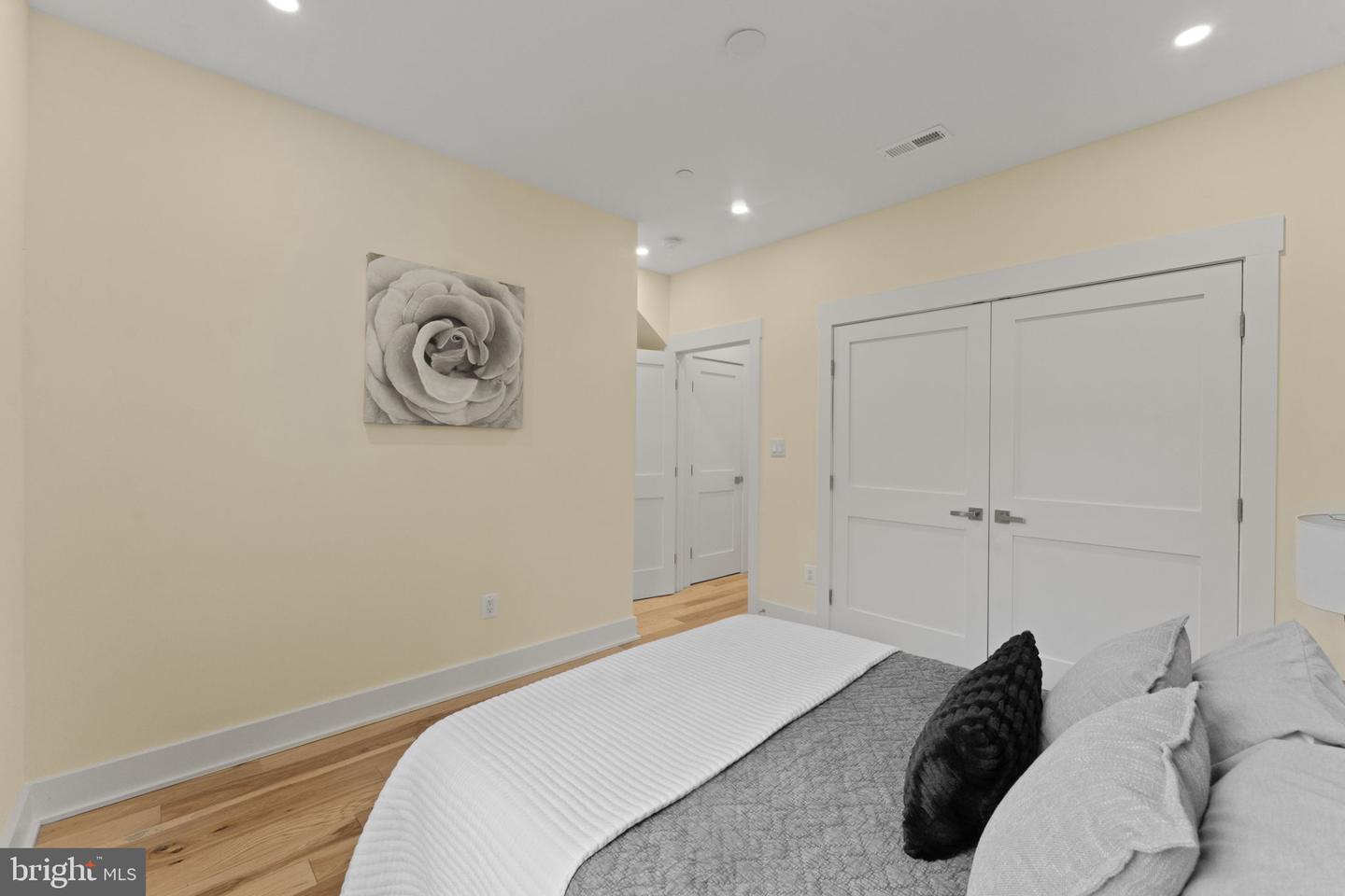 521 FLORIDA AVE NE #1, WASHINGTON, District Of Columbia 20002, 2 Bedrooms Bedrooms, ,2 BathroomsBathrooms,Residential,For sale,521 FLORIDA AVE NE #1,DCDC2248518 MLS # DCDC2248518