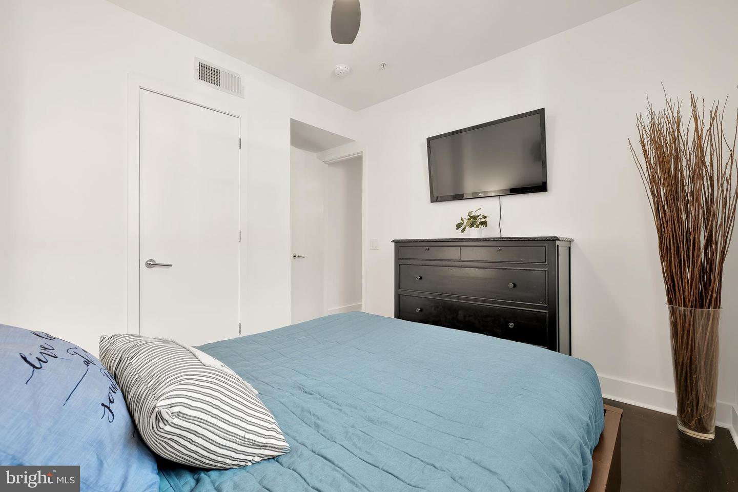 3511 13TH ST NW #404, WASHINGTON, District Of Columbia 20010, 2 Bedrooms Bedrooms, ,1 BathroomBathrooms,Residential,For sale,3511 13TH ST NW #404,DCDC2183882 MLS # DCDC2183882