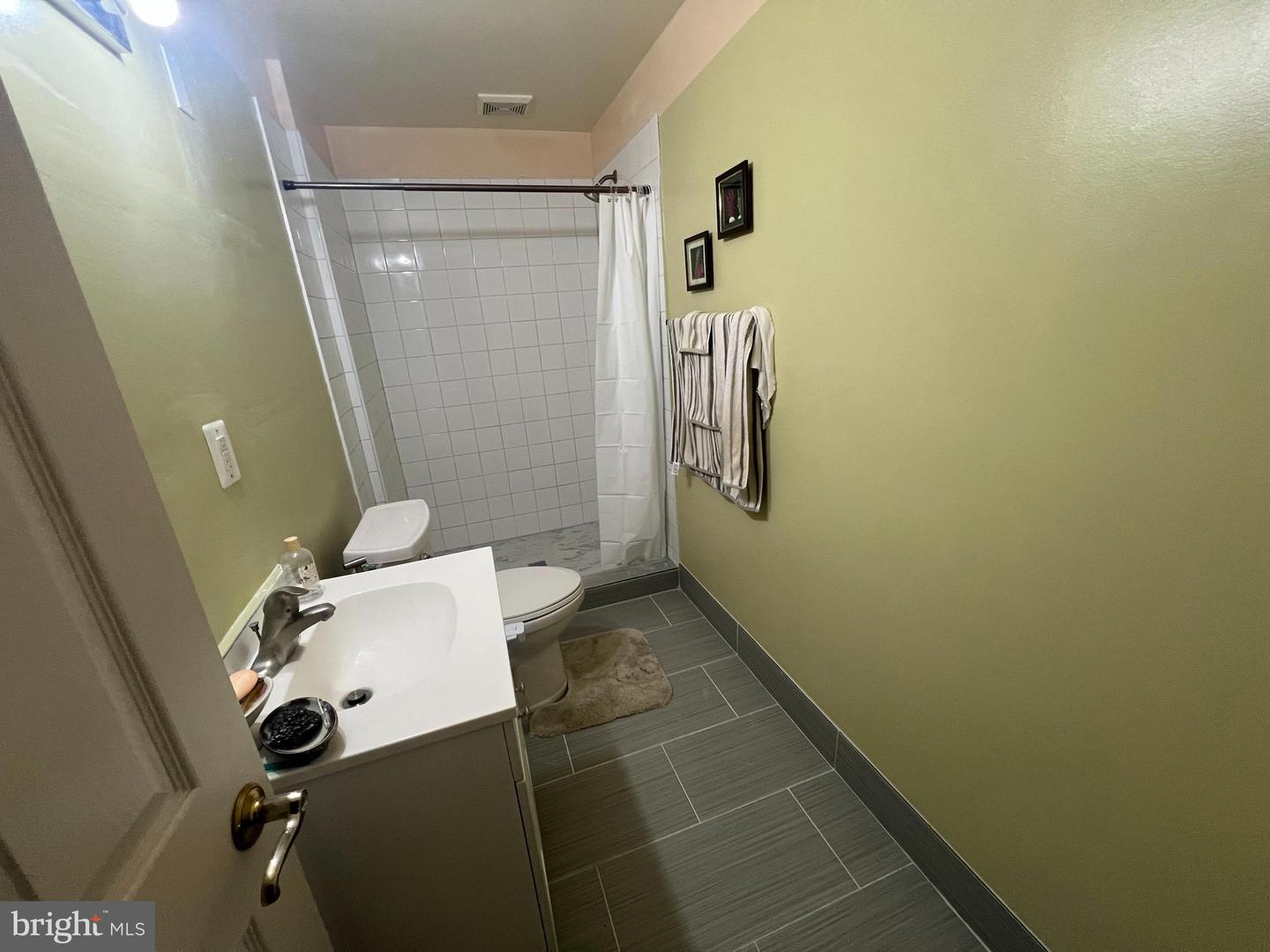 15202 WETHERBURN DR, CENTREVILLE, Virginia 20120, 7 Bedrooms Bedrooms, 2 Rooms Rooms,5 BathroomsBathrooms,Residential,For sale,15202 WETHERBURN DR,VAFX2240300 MLS # VAFX2240300