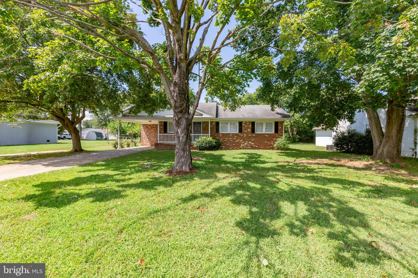 333 SANTA MARIA AVE, COLONIAL BEACH, Virginia 22443, 3 Bedrooms Bedrooms, ,2 BathroomsBathrooms,Residential,For sale,333 SANTA MARIA AVE,VAWE2009310 MLS # VAWE2009310