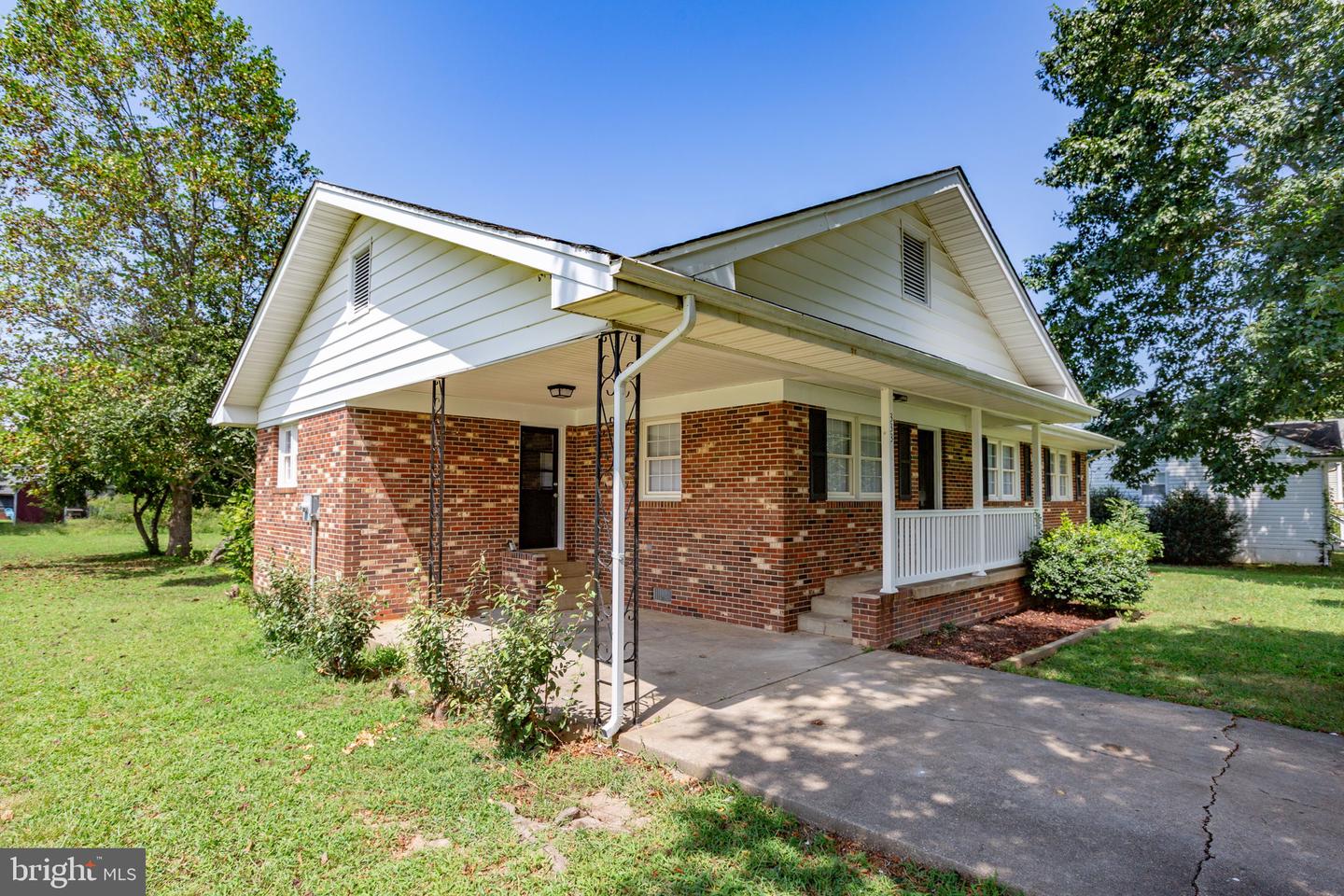 333 SANTA MARIA AVE, COLONIAL BEACH, Virginia 22443, 3 Bedrooms Bedrooms, ,2 BathroomsBathrooms,Residential,For sale,333 SANTA MARIA AVE,VAWE2009310 MLS # VAWE2009310