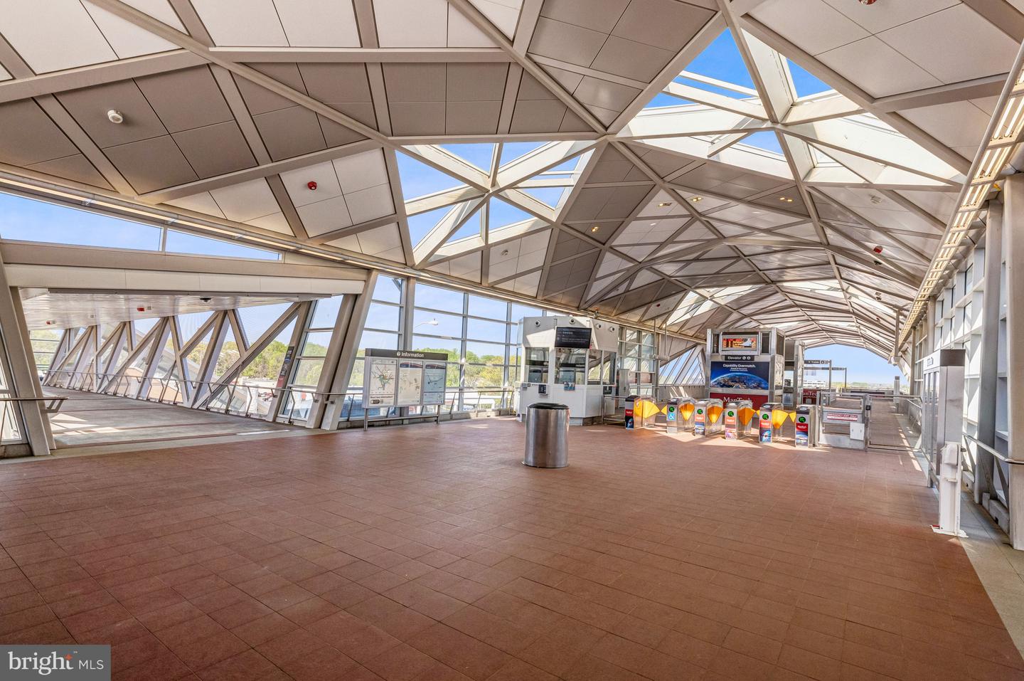 1318 KURTZ RD, MCLEAN, Virginia 22101, 6 Bedrooms Bedrooms, ,5 BathroomsBathrooms,Residential,For sale,1318 KURTZ RD,VAFX2274188 MLS # VAFX2274188