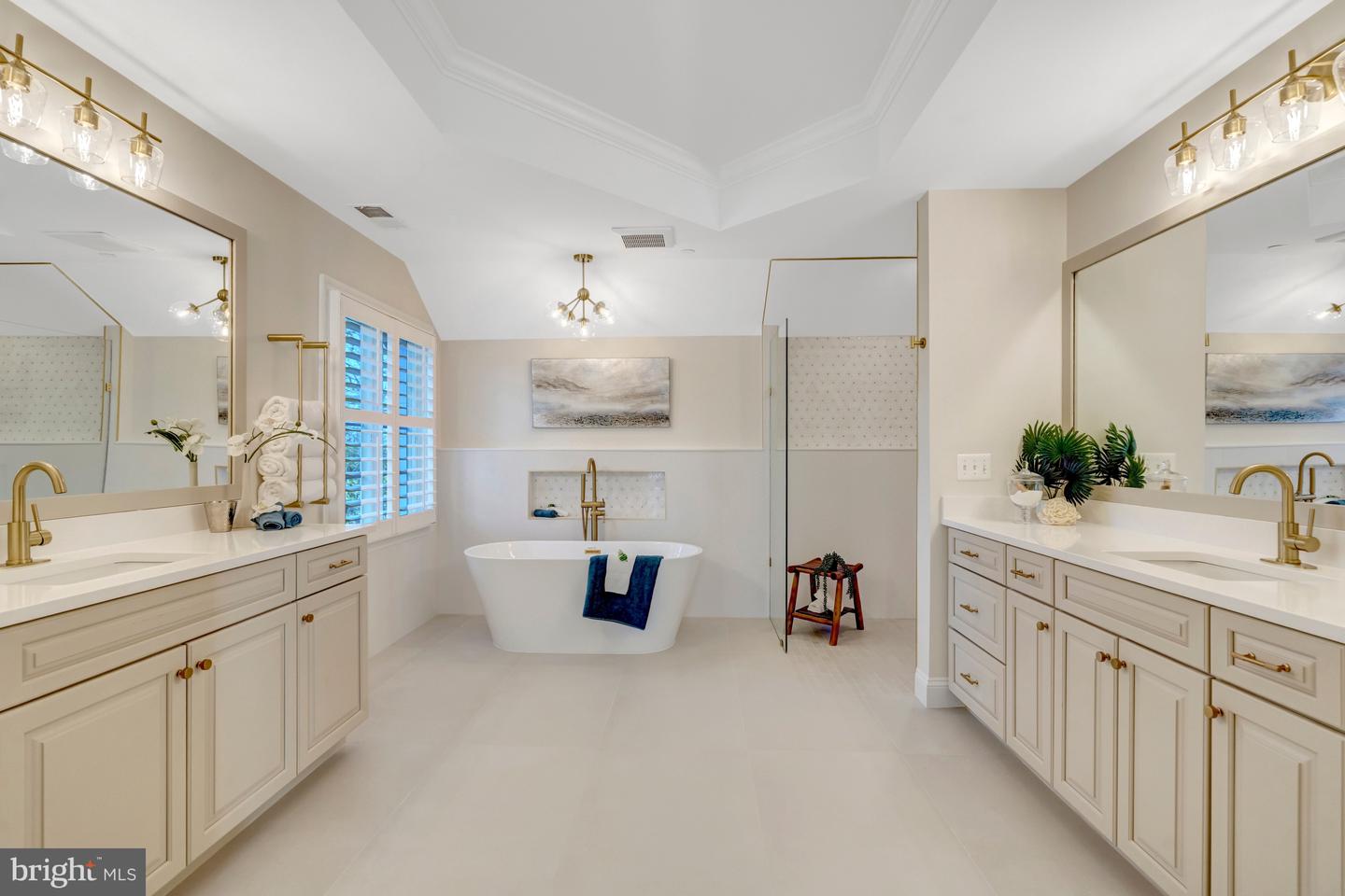 1318 KURTZ RD, MCLEAN, Virginia 22101, 6 Bedrooms Bedrooms, ,5 BathroomsBathrooms,Residential,For sale,1318 KURTZ RD,VAFX2274188 MLS # VAFX2274188