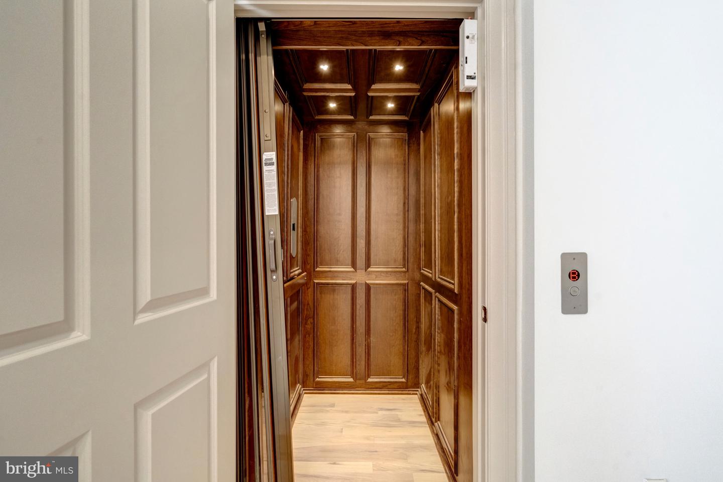 1318 KURTZ RD, MCLEAN, Virginia 22101, 6 Bedrooms Bedrooms, ,5 BathroomsBathrooms,Residential,For sale,1318 KURTZ RD,VAFX2274188 MLS # VAFX2274188