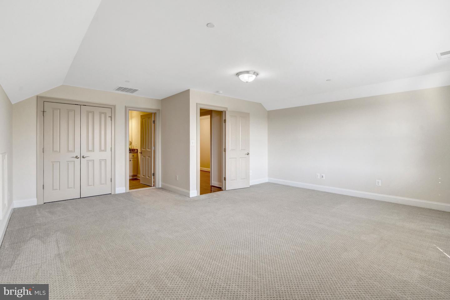 1318 KURTZ RD, MCLEAN, Virginia 22101, 6 Bedrooms Bedrooms, ,5 BathroomsBathrooms,Residential,For sale,1318 KURTZ RD,VAFX2274188 MLS # VAFX2274188