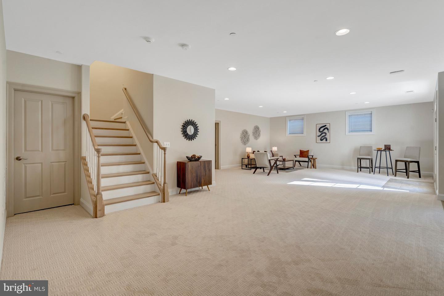 1318 KURTZ RD, MCLEAN, Virginia 22101, 6 Bedrooms Bedrooms, ,5 BathroomsBathrooms,Residential,For sale,1318 KURTZ RD,VAFX2274188 MLS # VAFX2274188