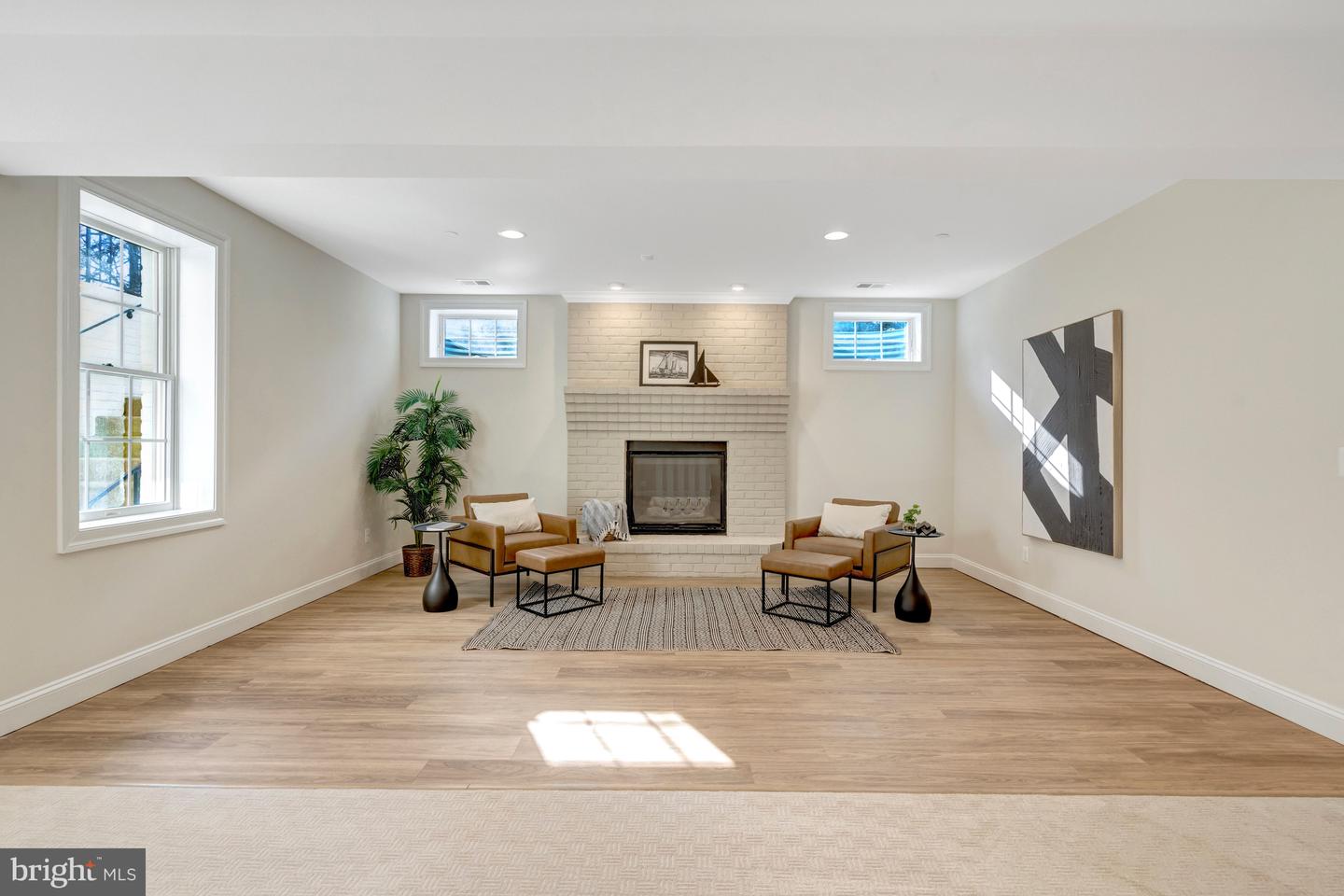 1318 KURTZ RD, MCLEAN, Virginia 22101, 6 Bedrooms Bedrooms, ,5 BathroomsBathrooms,Residential,For sale,1318 KURTZ RD,VAFX2274188 MLS # VAFX2274188