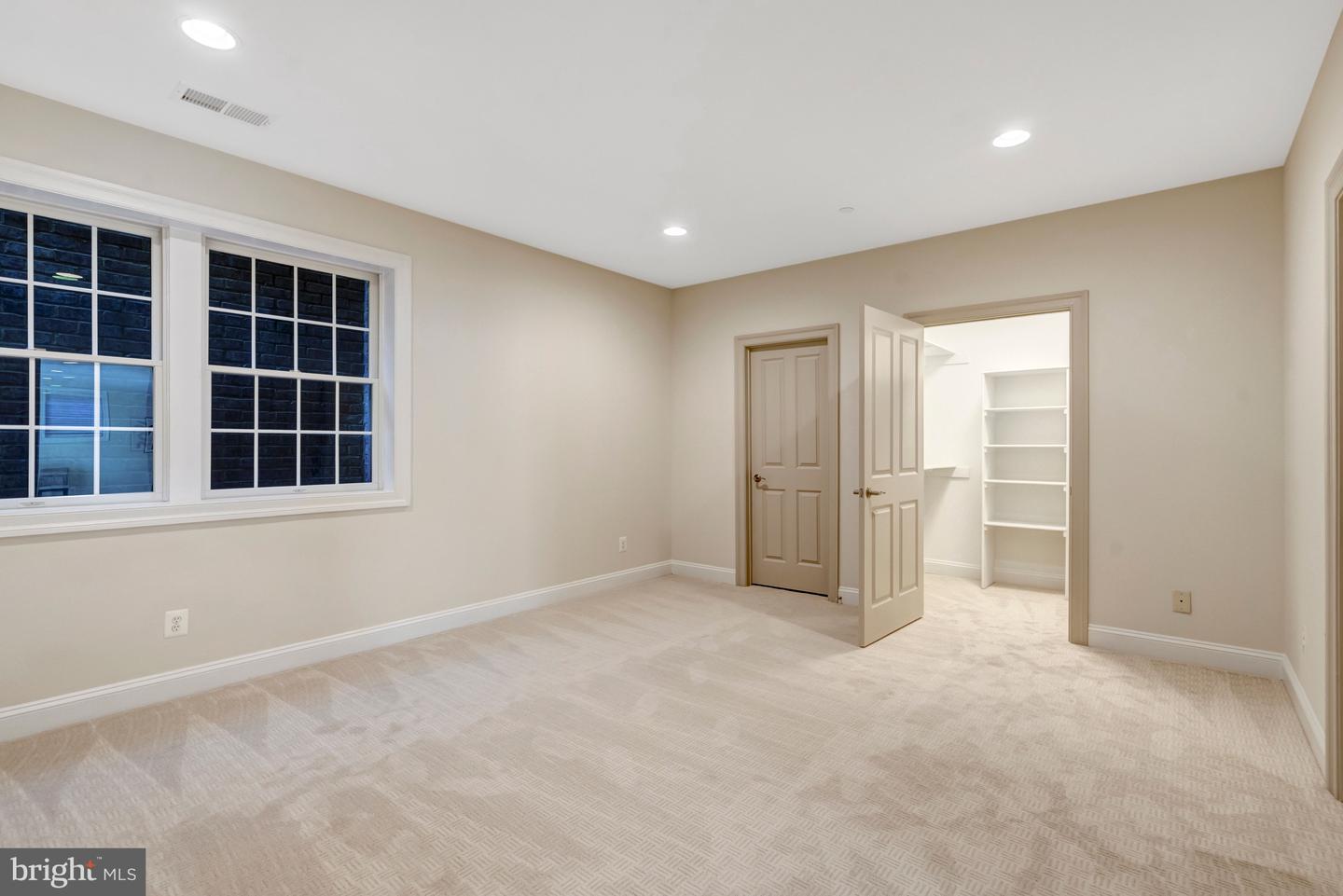 1318 KURTZ RD, MCLEAN, Virginia 22101, 6 Bedrooms Bedrooms, ,5 BathroomsBathrooms,Residential,For sale,1318 KURTZ RD,VAFX2274188 MLS # VAFX2274188