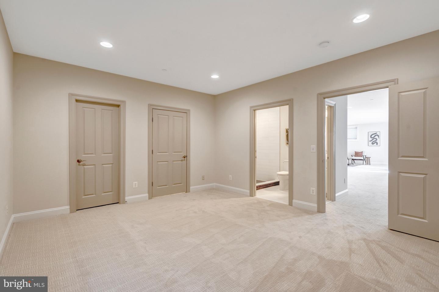 1318 KURTZ RD, MCLEAN, Virginia 22101, 6 Bedrooms Bedrooms, ,5 BathroomsBathrooms,Residential,For sale,1318 KURTZ RD,VAFX2274188 MLS # VAFX2274188