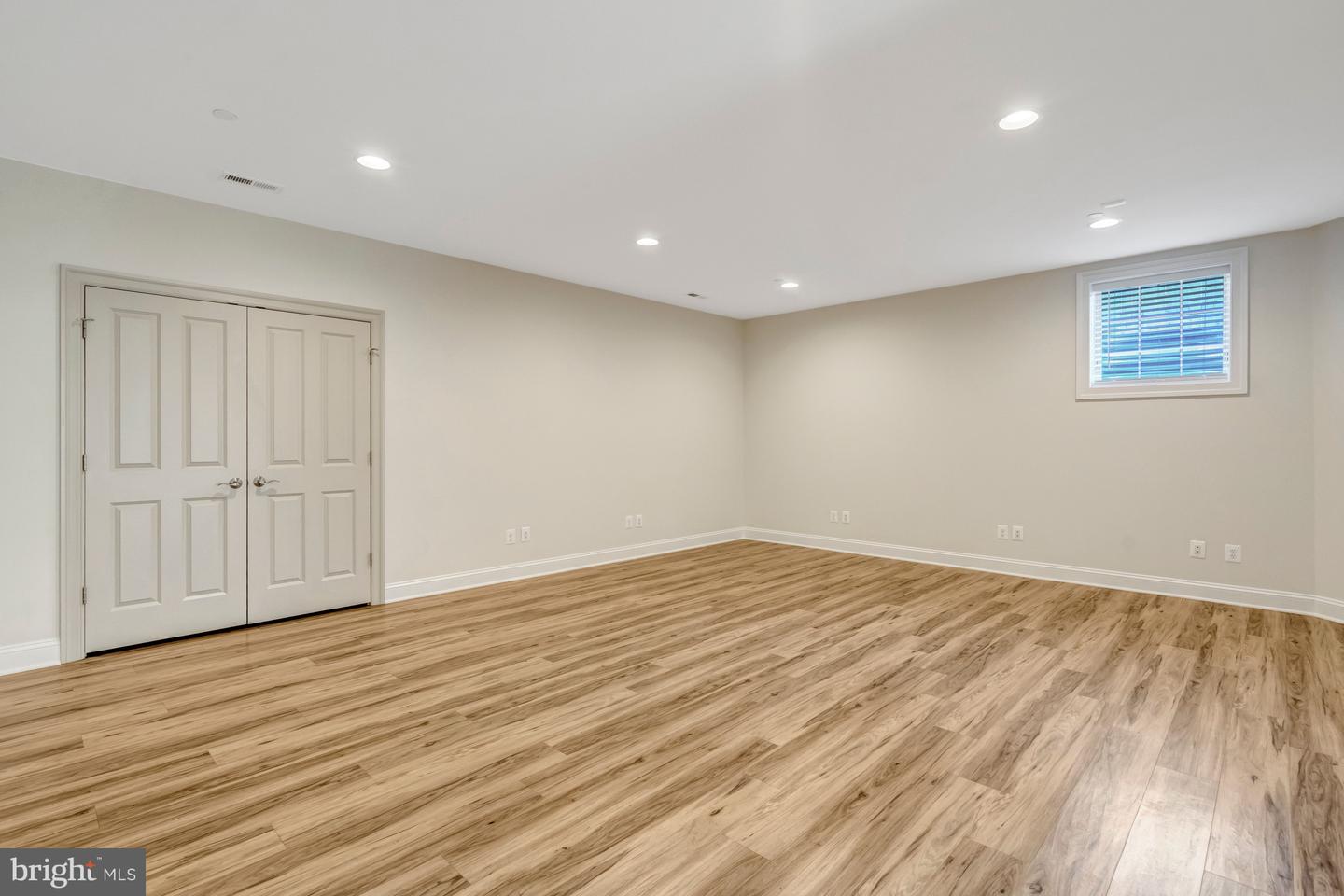 1318 KURTZ RD, MCLEAN, Virginia 22101, 6 Bedrooms Bedrooms, ,5 BathroomsBathrooms,Residential,For sale,1318 KURTZ RD,VAFX2274188 MLS # VAFX2274188