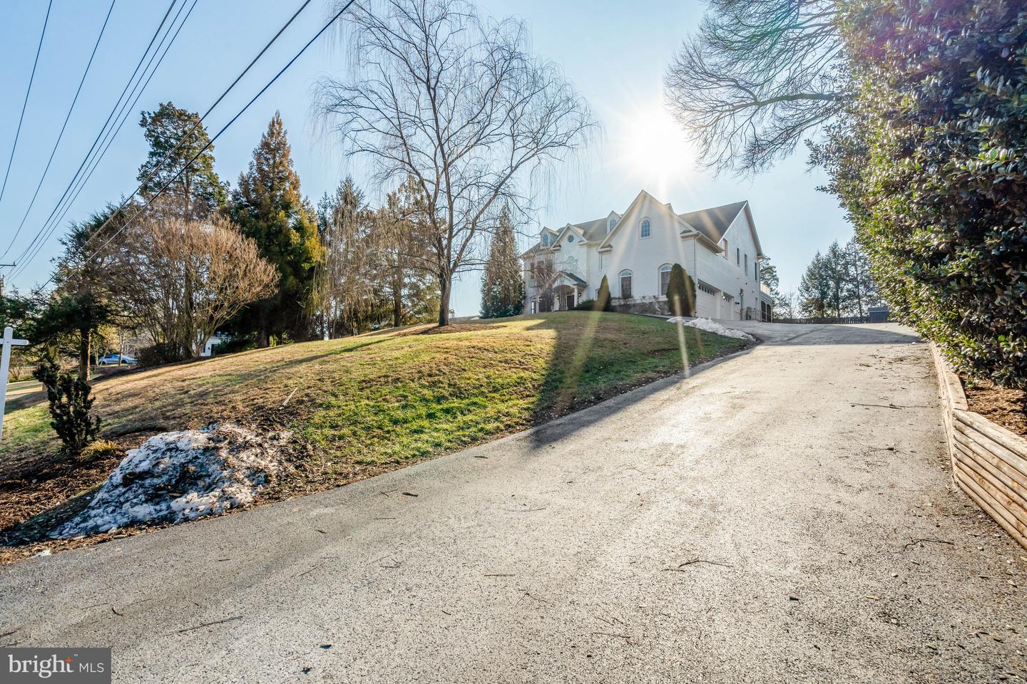 1318 KURTZ RD, MCLEAN, Virginia 22101, 6 Bedrooms Bedrooms, ,5 BathroomsBathrooms,Residential,For sale,1318 KURTZ RD,VAFX2274188 MLS # VAFX2274188