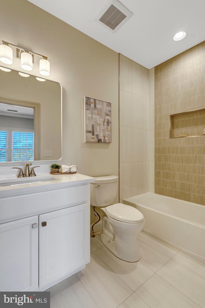 1318 KURTZ RD, MCLEAN, Virginia 22101, 6 Bedrooms Bedrooms, ,5 BathroomsBathrooms,Residential,For sale,1318 KURTZ RD,VAFX2274188 MLS # VAFX2274188