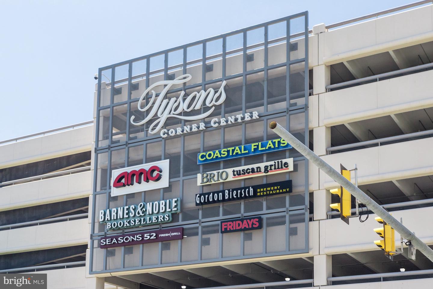 1318 KURTZ RD, MCLEAN, Virginia 22101, 6 Bedrooms Bedrooms, ,5 BathroomsBathrooms,Residential,For sale,1318 KURTZ RD,VAFX2274188 MLS # VAFX2274188