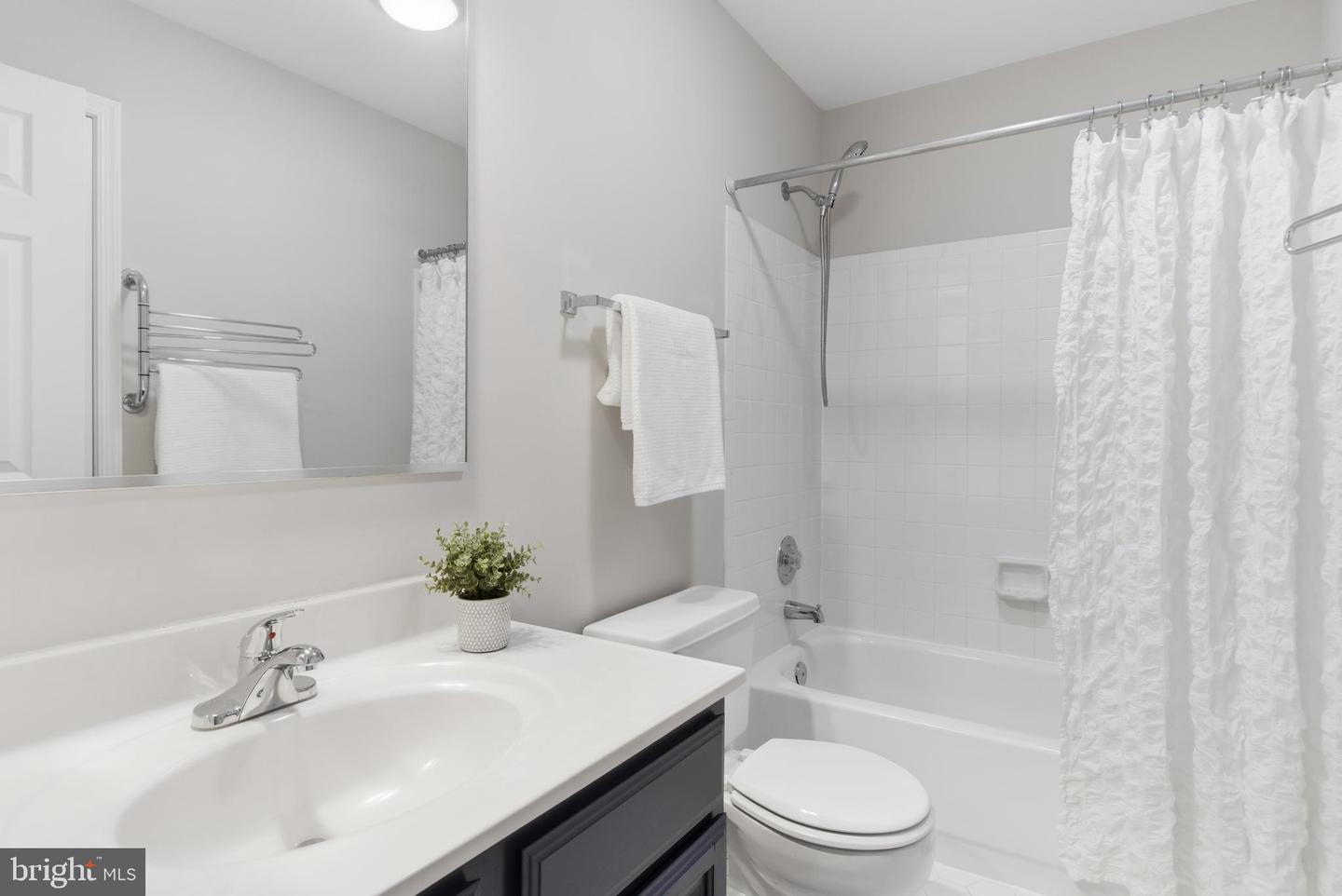 896 BROAD OAKS DR, HERNDON, Virginia 20170, 4 Bedrooms Bedrooms, ,2 BathroomsBathrooms,Residential,For sale,896 BROAD OAKS DR,VAFX2280408 MLS # VAFX2280408 896 BROAD OAKS DR, HERNDON, Virginia 20170, 4 Bedrooms Bedrooms, ,2 BathroomsBathrooms,Residential,For sale,896 BROAD OAKS DR,VAFX2280408 MLS # VAFX2280408