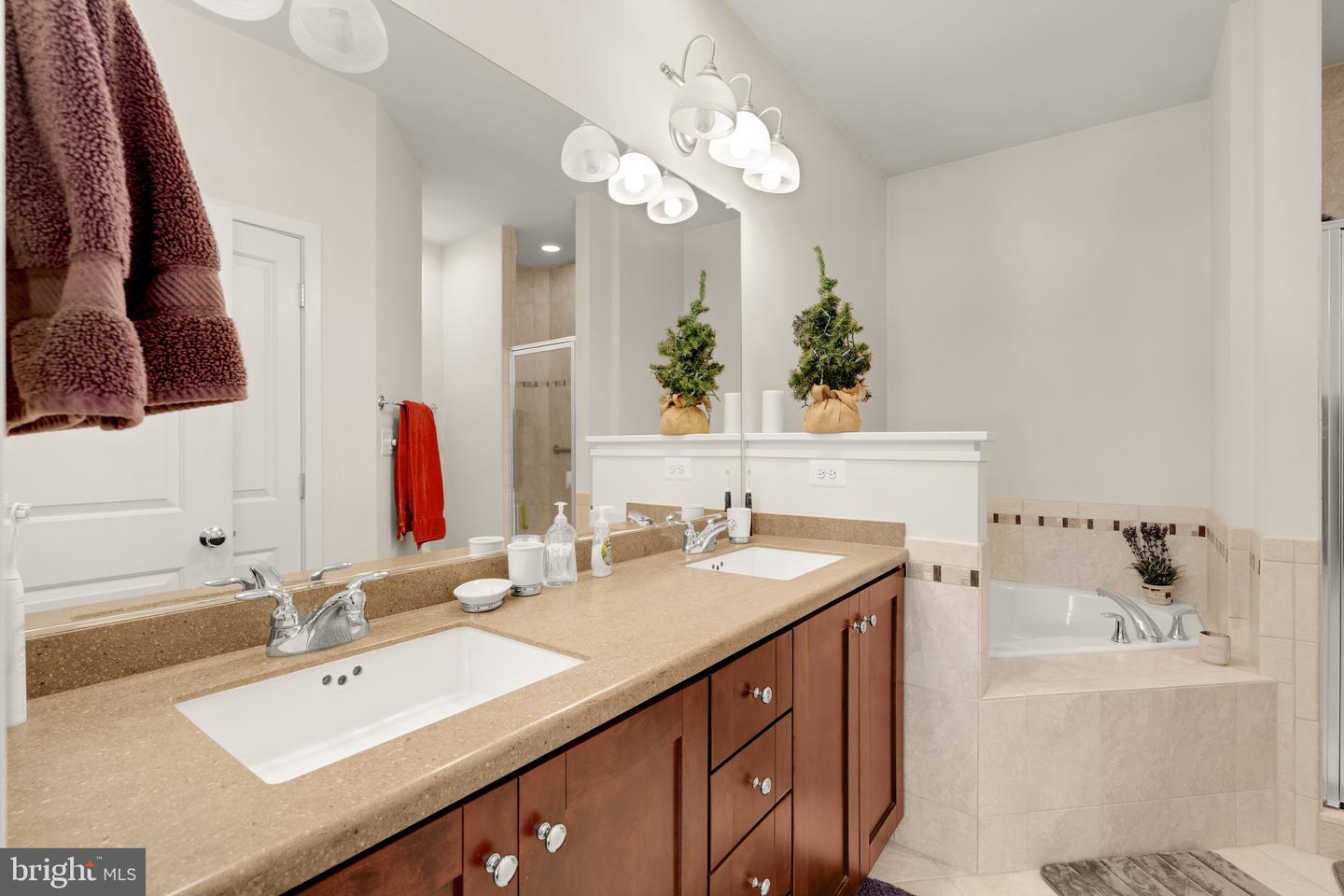 1011 3RD PL SE, WASHINGTON, District Of Columbia 20003, 4 Bedrooms Bedrooms, ,3 BathroomsBathrooms,Residential,For sale,1011 3RD PL SE,DCDC2234148 MLS # DCDC2234148 1011 3RD PL SE, WASHINGTON, District Of Columbia 20003, 4 Bedrooms Bedrooms, ,3 BathroomsBathrooms,Residential,For sale,1011 3RD PL SE,DCDC2234148 MLS # DCDC2234148