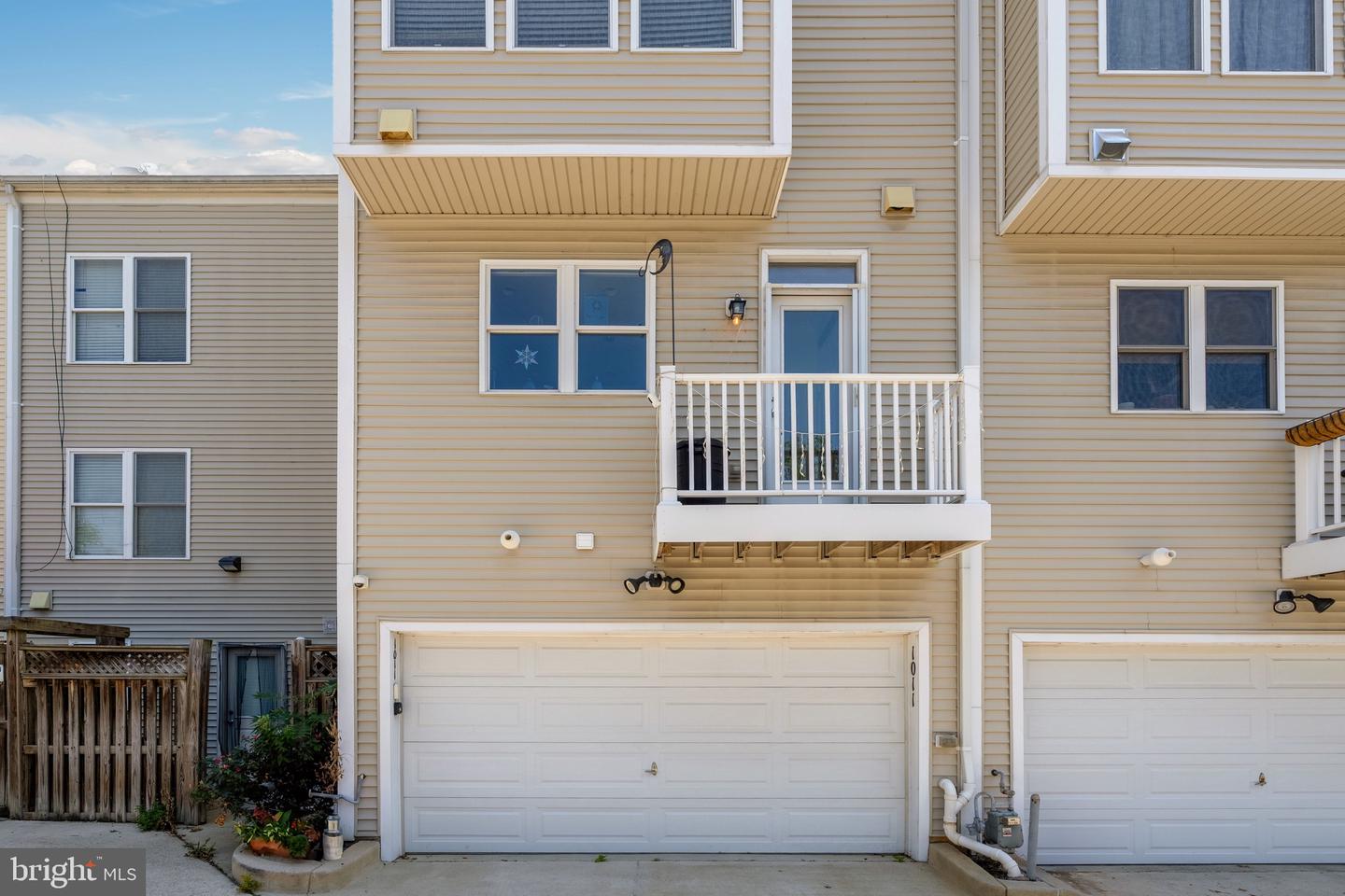 1011 3RD PL SE, WASHINGTON, District Of Columbia 20003, 4 Bedrooms Bedrooms, ,3 BathroomsBathrooms,Residential,For sale,1011 3RD PL SE,DCDC2234148 MLS # DCDC2234148 1011 3RD PL SE, WASHINGTON, District Of Columbia 20003, 4 Bedrooms Bedrooms, ,3 BathroomsBathrooms,Residential,For sale,1011 3RD PL SE,DCDC2234148 MLS # DCDC2234148