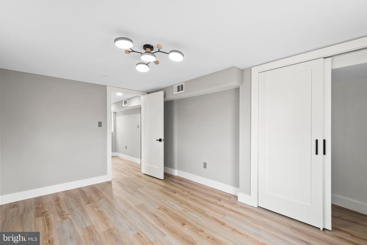 5401 FERNDALE ST, SPRINGFIELD, Virginia 22151, 4 Bedrooms Bedrooms, ,2 BathroomsBathrooms,Residential,For sale,5401 FERNDALE ST,VAFX2282776 MLS # VAFX2282776