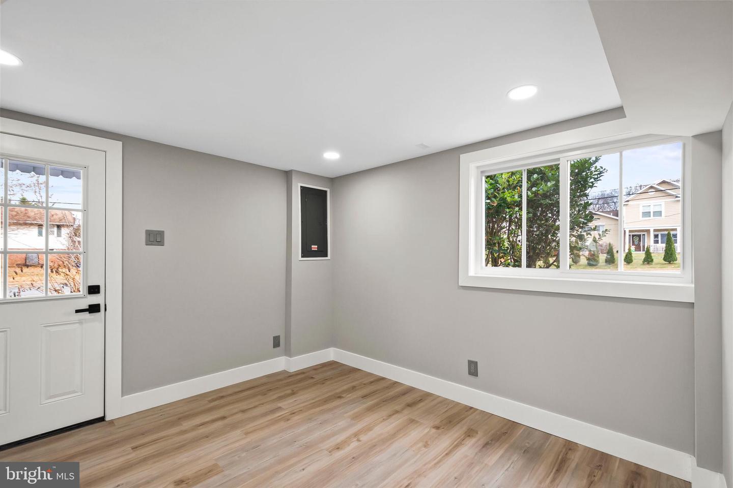 5401 FERNDALE ST, SPRINGFIELD, Virginia 22151, 4 Bedrooms Bedrooms, ,2 BathroomsBathrooms,Residential,For sale,5401 FERNDALE ST,VAFX2282776 MLS # VAFX2282776