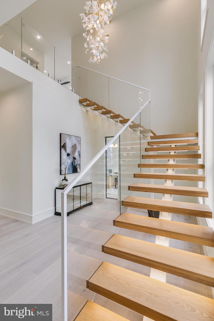 8757 BROOK ROAD, MCLEAN, Virginia 22102, 6 Bedrooms Bedrooms, ,6 BathroomsBathrooms,Residential,For sale,8757 BROOK ROAD,VAFX2283626 MLS # VAFX2283626 8757 BROOK ROAD, MCLEAN, Virginia 22102, 6 Bedrooms Bedrooms, ,6 BathroomsBathrooms,Residential,For sale,8757 BROOK ROAD,VAFX2283626 MLS # VAFX2283626