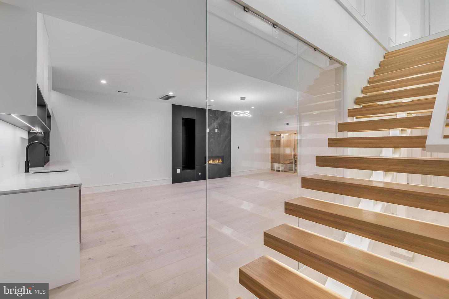 8757 BROOK ROAD, MCLEAN, Virginia 22102, 6 Bedrooms Bedrooms, ,6 BathroomsBathrooms,Residential,For sale,8757 BROOK ROAD,VAFX2283626 MLS # VAFX2283626 8757 BROOK ROAD, MCLEAN, Virginia 22102, 6 Bedrooms Bedrooms, ,6 BathroomsBathrooms,Residential,For sale,8757 BROOK ROAD,VAFX2283626 MLS # VAFX2283626