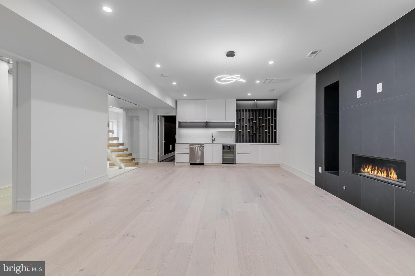 8757 BROOK ROAD, MCLEAN, Virginia 22102, 6 Bedrooms Bedrooms, ,6 BathroomsBathrooms,Residential,For sale,8757 BROOK ROAD,VAFX2283626 MLS # VAFX2283626 8757 BROOK ROAD, MCLEAN, Virginia 22102, 6 Bedrooms Bedrooms, ,6 BathroomsBathrooms,Residential,For sale,8757 BROOK ROAD,VAFX2283626 MLS # VAFX2283626