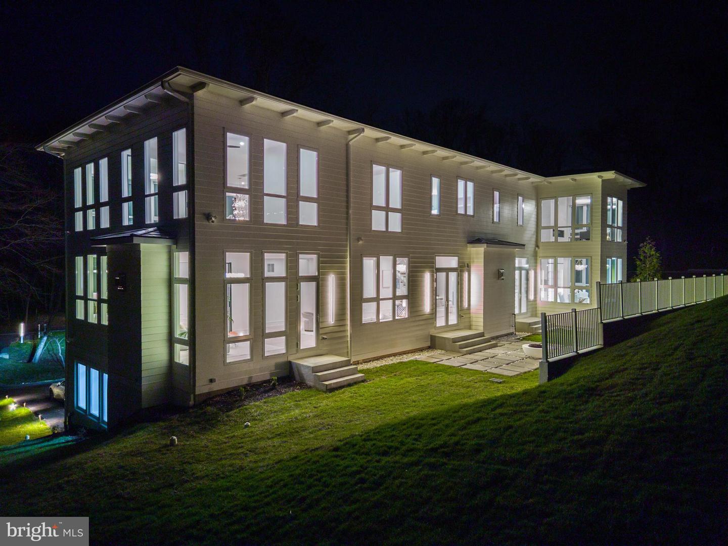 8757 BROOK ROAD, MCLEAN, Virginia 22102, 6 Bedrooms Bedrooms, ,6 BathroomsBathrooms,Residential,For sale,8757 BROOK ROAD,VAFX2283626 MLS # VAFX2283626 8757 BROOK ROAD, MCLEAN, Virginia 22102, 6 Bedrooms Bedrooms, ,6 BathroomsBathrooms,Residential,For sale,8757 BROOK ROAD,VAFX2283626 MLS # VAFX2283626