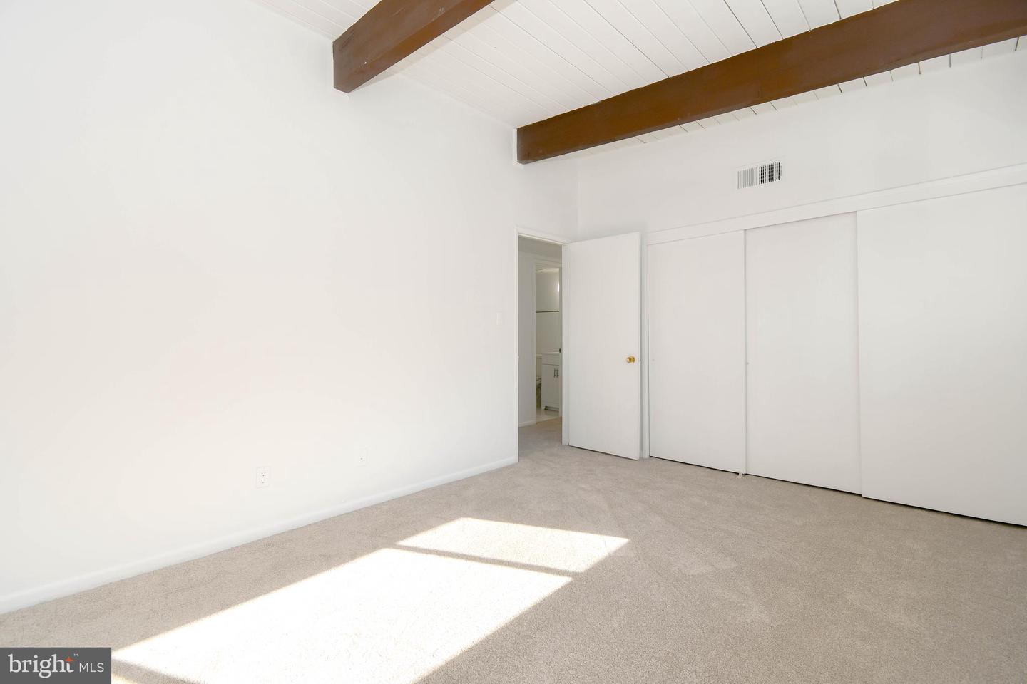 4267 AMERICANA DR #203, ANNANDALE, Virginia 22003, 2 Bedrooms Bedrooms, ,1 BathroomBathrooms,Residential,For sale,4267 AMERICANA DR #203,VAFX2286104 MLS # VAFX2286104