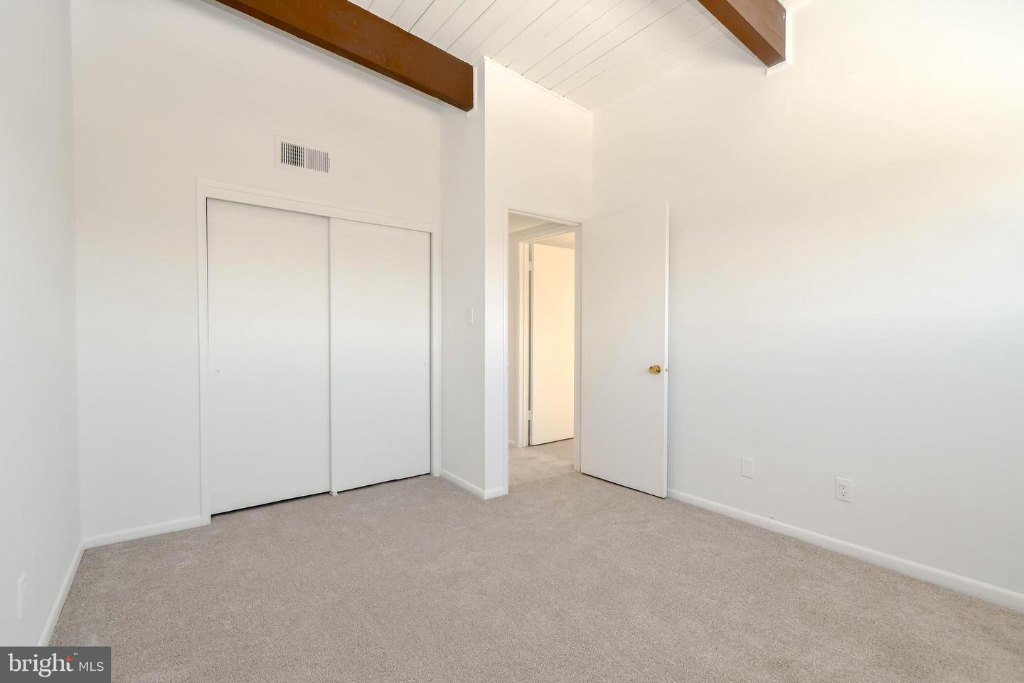 4267 AMERICANA DR #203, ANNANDALE, Virginia 22003, 2 Bedrooms Bedrooms, ,1 BathroomBathrooms,Residential,For sale,4267 AMERICANA DR #203,VAFX2286104 MLS # VAFX2286104