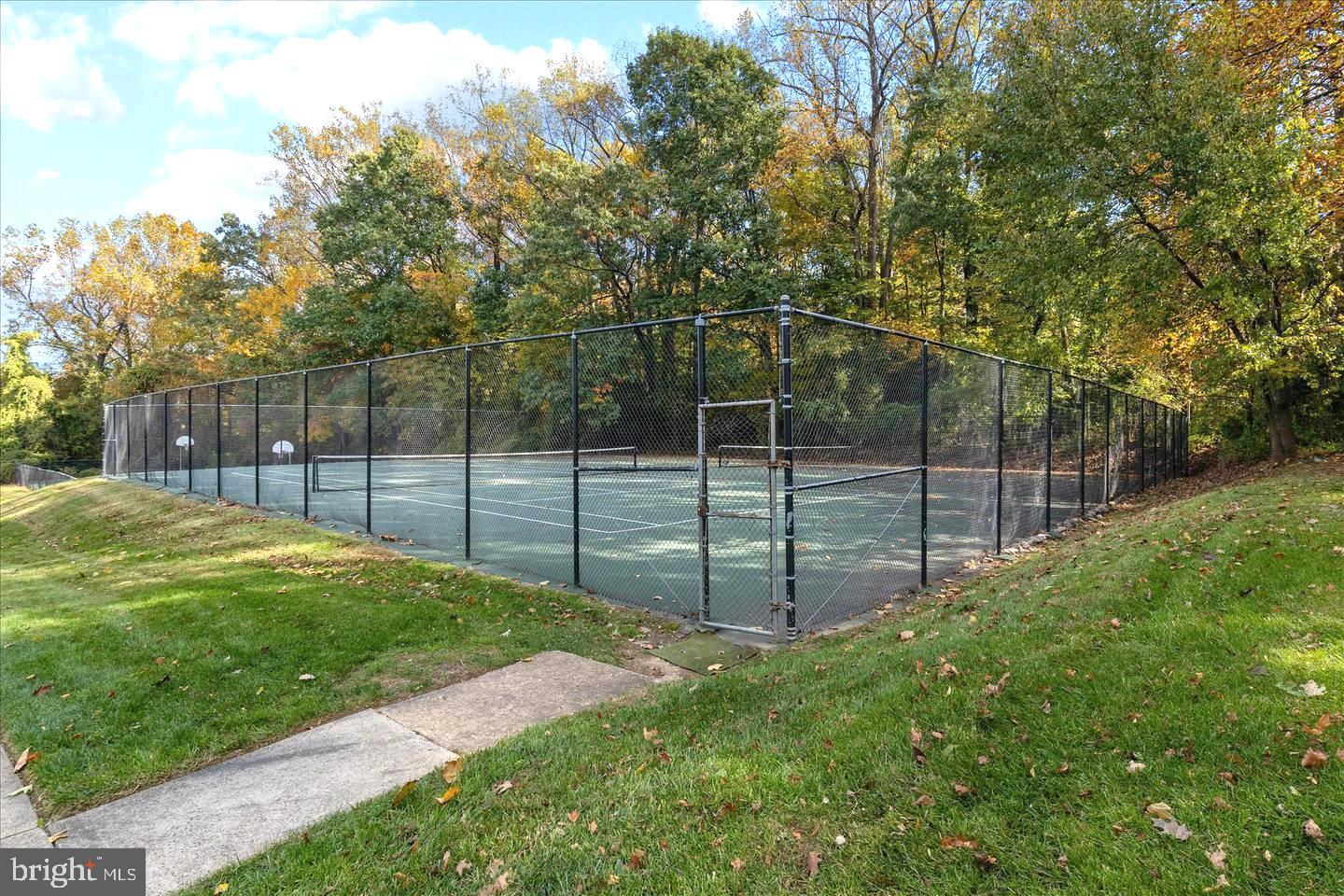 4267 AMERICANA DR #203, ANNANDALE, Virginia 22003, 2 Bedrooms Bedrooms, ,1 BathroomBathrooms,Residential,For sale,4267 AMERICANA DR #203,VAFX2286104 MLS # VAFX2286104