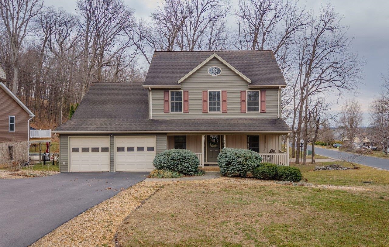 *3,057 sq ft of living space