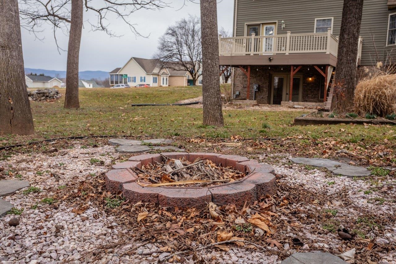 4039 CANNERY WOODS DR, BRIDGEWATER, Virginia 22812, 4 Bedrooms Bedrooms, ,3 BathroomsBathrooms,Residential,4 Bedrooms - 3.5 Baths - Finished Walkout Basement,4039 CANNERY WOODS DR,673868 MLS # 673868