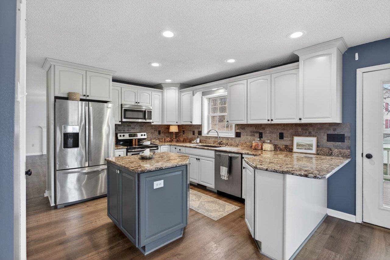 4039 CANNERY WOODS DR, BRIDGEWATER, Virginia 22812, 4 Bedrooms Bedrooms, ,3 BathroomsBathrooms,Residential,4 Bedrooms - 3.5 Baths - Finished Walkout Basement,4039 CANNERY WOODS DR,673868 MLS # 673868