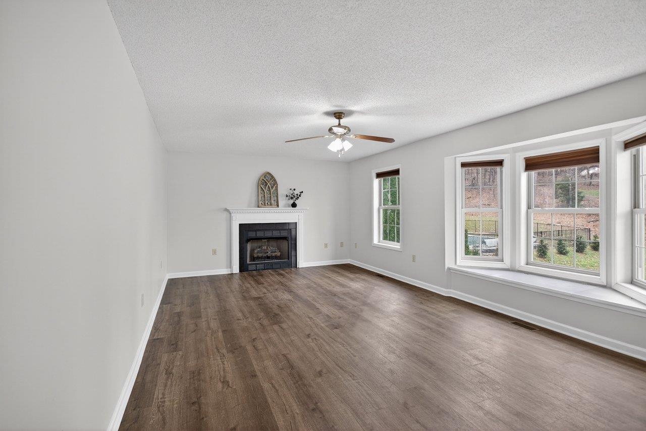 *gas fireplace, bay window allows for lots of natural light