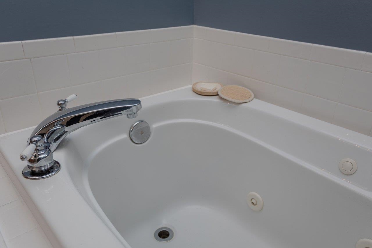 4039 CANNERY WOODS DR, BRIDGEWATER, Virginia 22812, 4 Bedrooms Bedrooms, ,3 BathroomsBathrooms,Residential,4 Bedrooms - 3.5 Baths - Finished Walkout Basement,4039 CANNERY WOODS DR,673868 MLS # 673868