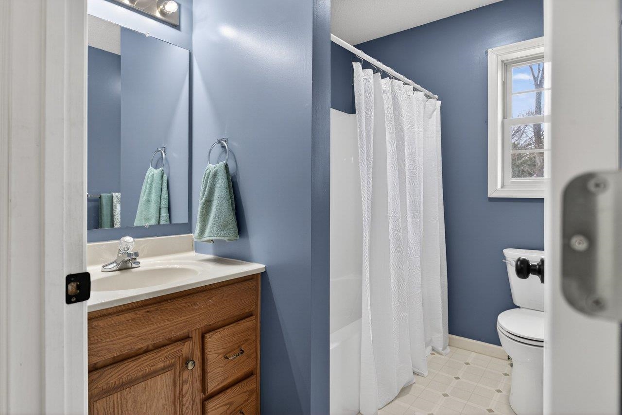 4039 CANNERY WOODS DR, BRIDGEWATER, Virginia 22812, 4 Bedrooms Bedrooms, ,3 BathroomsBathrooms,Residential,4 Bedrooms - 3.5 Baths - Finished Walkout Basement,4039 CANNERY WOODS DR,673868 MLS # 673868