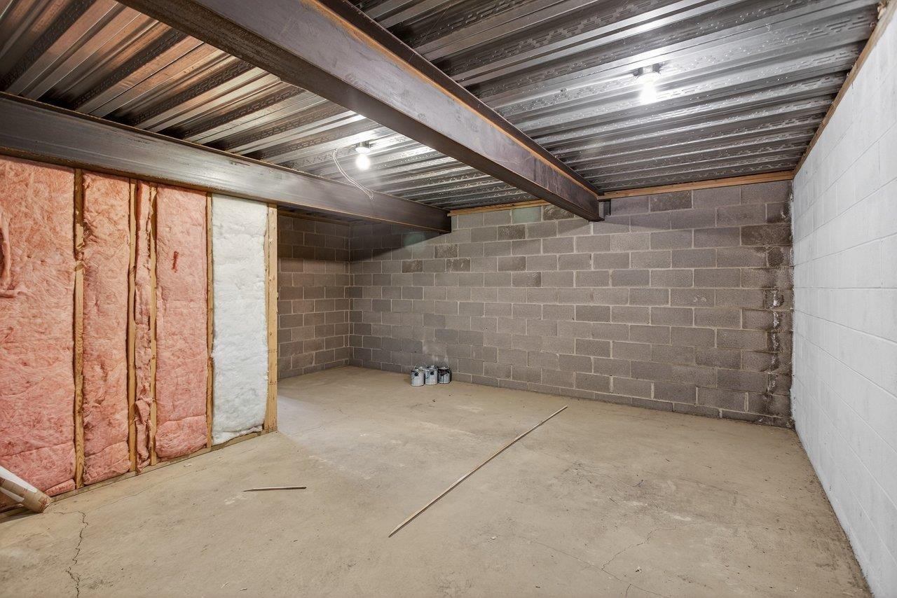 4039 CANNERY WOODS DR, BRIDGEWATER, Virginia 22812, 4 Bedrooms Bedrooms, ,3 BathroomsBathrooms,Residential,4 Bedrooms - 3.5 Baths - Finished Walkout Basement,4039 CANNERY WOODS DR,673868 MLS # 673868